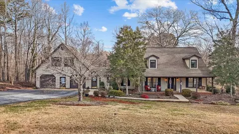 306 River Forest Dr, Boiling Springs, SC 29316