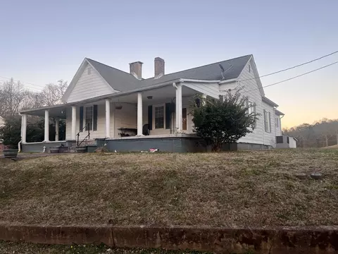 106 Plonk St, Blacksburg, SC 29702