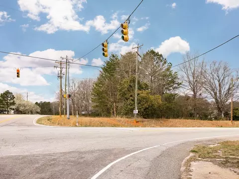 1891 Riveroak Rd, Inman, SC 29349
