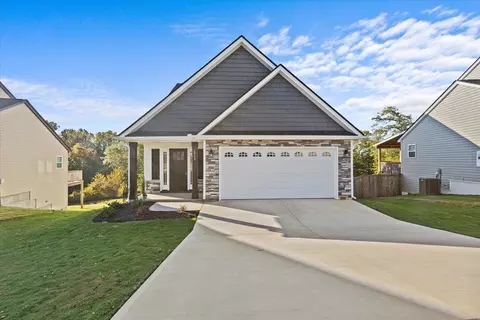 1868 Rosalyn Dew Dr, Lyman, SC 29365