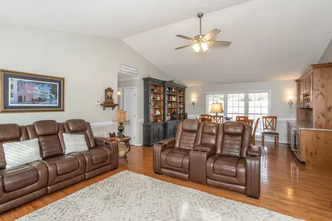 45 Rollingreen Rd, Greer, SC 29651 photo 3