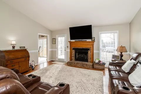45 Rollingreen Rd, Greer, SC 29651 photo 5