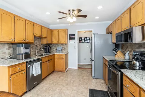 45 Rollingreen Rd, Greer, SC 29651 photo 15