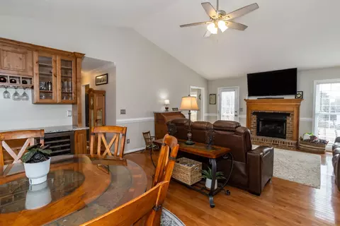 45 Rollingreen Rd, Greer, SC 29651 photo 9