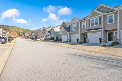 815 Stonebriar St, Simpsonville, SC 29681