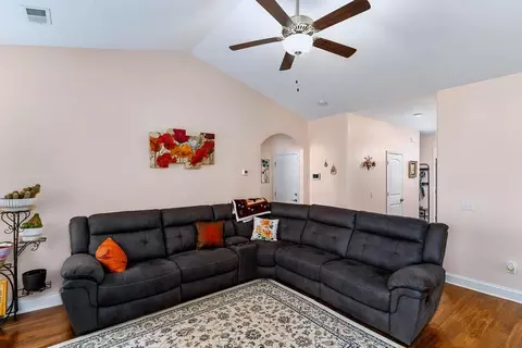 752 Silver Pines Ln, Duncan, SC 29334 photo 4