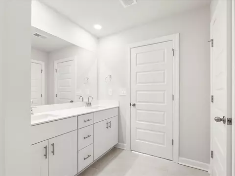 Bath - 605 Spruce Pine Dr, Pendleton, SC 29670 photo 4 of 7