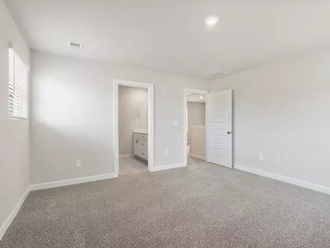 Bedroom - 605 Spruce Pine Dr, Pendleton, SC 29670 photo 3 of 7