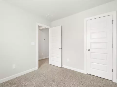 Bedroom - 605 Spruce Pine Dr, Pendleton, SC 29670 photo 5 of 7
