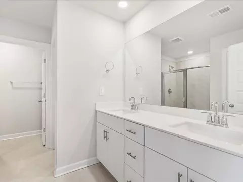 Bath - 605 Spruce Pine Dr, Pendleton, SC 29670 photo 3 of 7