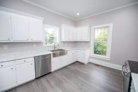 Kitchen - 708 E Main St, Union, SC 29379 photo 3 of 4