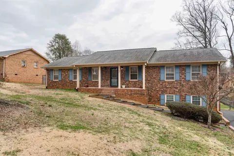 40 Green Acres Dr, Boiling Springs, SC 29316