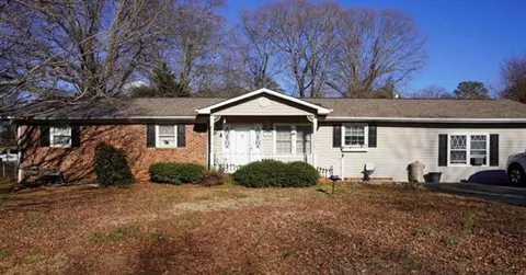 207 Highland Rd, Duncan, SC 29334