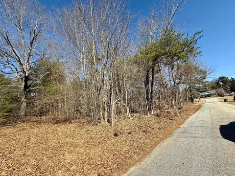 20 Pine Dr, Taylors, SC 29687
