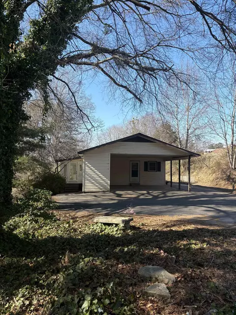 83 Ridge Rd, Landrum, SC 29356