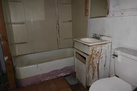 Bath - 268 Walker St, Pacolet, SC 29372 photo 2 of 2