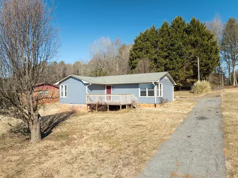250 Coggins Shore Rd, Inman, SC 29349