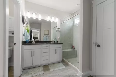 Bath - 117 Foxbank Cir, Greer, SC 29651 photo 1 of 3