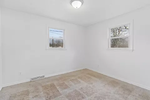 Bedroom - 170 Crescent Dr, Moore, SC 29369 photo 2 of 3