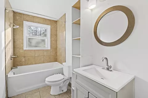 Bath - 170 Crescent Dr, Moore, SC 29369 photo 1 of 1