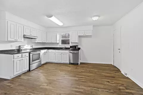 Kitchen - 170 Crescent Dr, Moore, SC 29369 photo 1 of 2