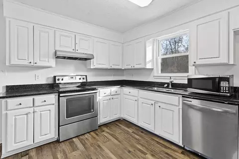 Kitchen - 170 Crescent Dr, Moore, SC 29369 photo 2 of 2