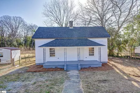 689 Southern St, Spartanburg, SC 29303