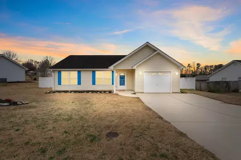 1402 Green Springs Ct, Fountain Inn, SC 29644
