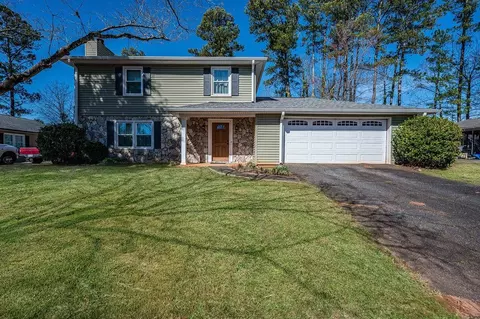 209 Heather Dr, Spartanburg, SC 29301