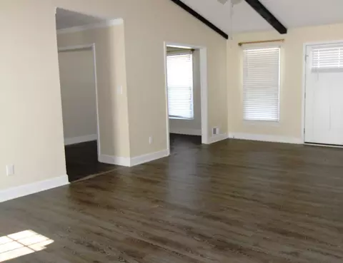 Living - 108 Saluda Rd, Moore, SC 29369 photo 3 of 5