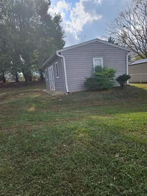 Exterior - 108 Saluda Rd, Moore, SC 29369 photo 6 of 10