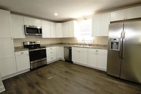Kitchen - 108 Saluda Rd, Moore, SC 29369 photo 2 of 2
