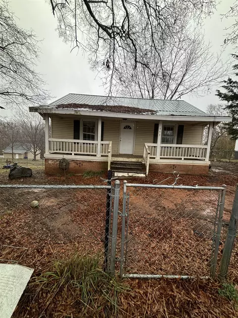 443 Buncombe St, Woodruff, SC 29388