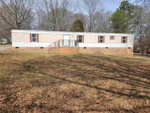 509 Green Willow Dr, Inman, SC 29349