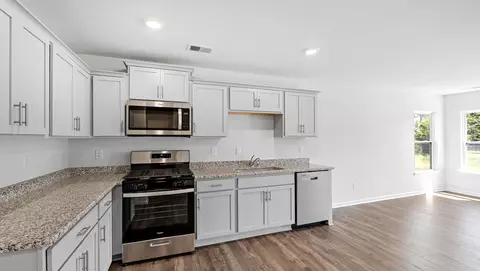 Kitchen - 1344 Duffers Ln, Roebuck, SC 29376 photo 3 of 5