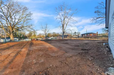 Exterior - 102 Valley Dr, Greer, SC 29651 photo 6 of 9