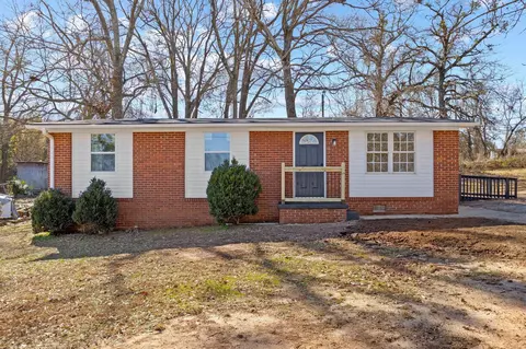 100 Willow Rd, Greer, SC 29651
