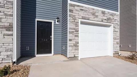 754 Embark Cir, Greer, SC 29651 photo 3