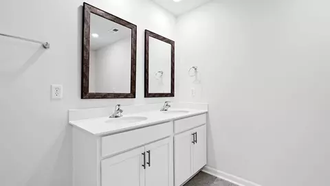 Bath - 759 Embark Cir, Greer, SC 29651 photo 2 of 4