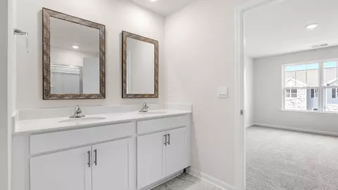 Bath - 755 Embark Cir, Greer, SC 29651 photo 3 of 5