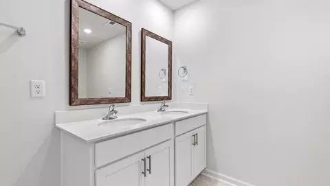 Bath - 751 Embark Cir, Greer, SC 29651 photo 2 of 4
