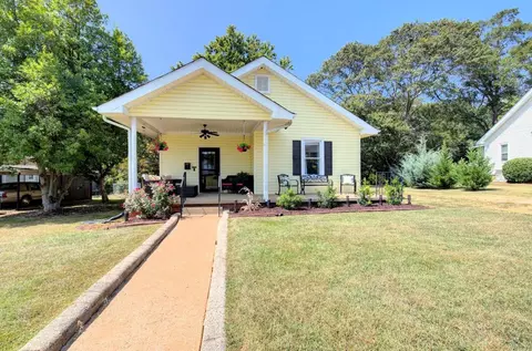 7 Lawrence St, Lyman, SC 29365