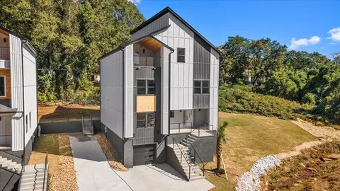 100 Daisy Ln, Easley, SC 29640