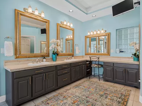Bath - 312 E Killarney Lk, Moore, SC 29369 photo 1 of 7