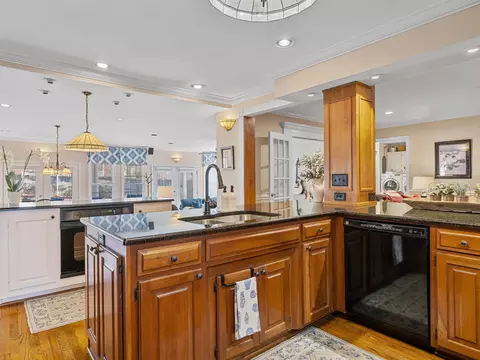 Kitchen - 312 E Killarney Lk, Moore, SC 29369 photo 3 of 3