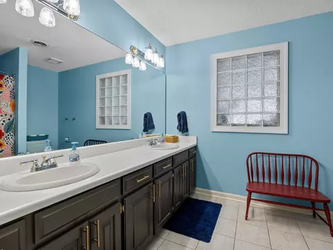 Bath - 312 E Killarney Lk, Moore, SC 29369 photo 6 of 7