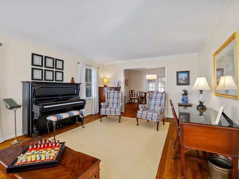 Living - 312 E Killarney Lk, Moore, SC 29369 photo 1 of 7