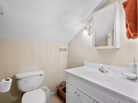 Bath - 312 E Killarney Lk, Moore, SC 29369 photo 7 of 7