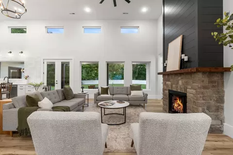 Living - 178 Cook Rd, Chesnee, SC 29323 photo 4 of 6