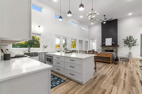 Kitchen - 178 Cook Rd, Chesnee, SC 29323 photo 3 of 14